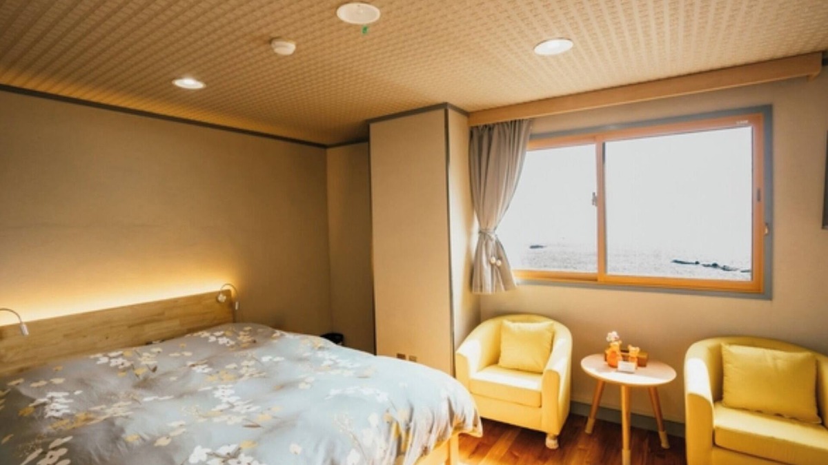 Suzaki Hotel | Main building 301 Westernstyle room double bed /Shimoda Shizuoka