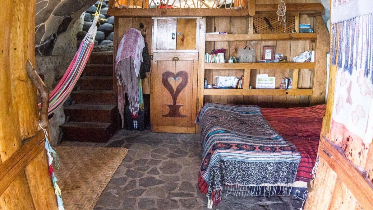 San Marcos La Laguna House | MAIN Earthship cabins with EPIC lake view and spring water!