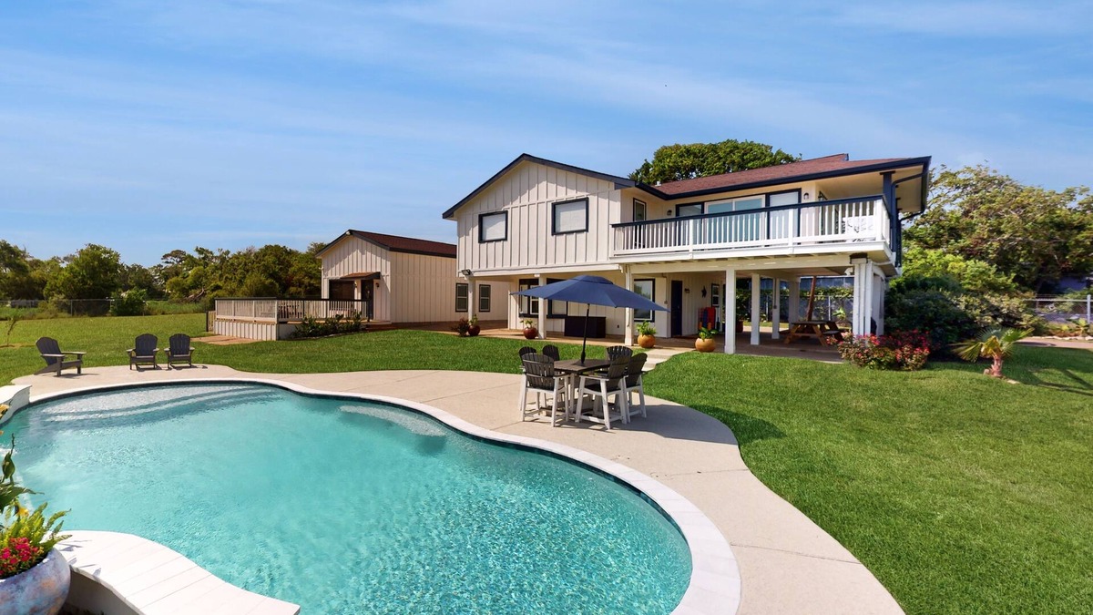 Barrett House | Main home with guest house & private pool