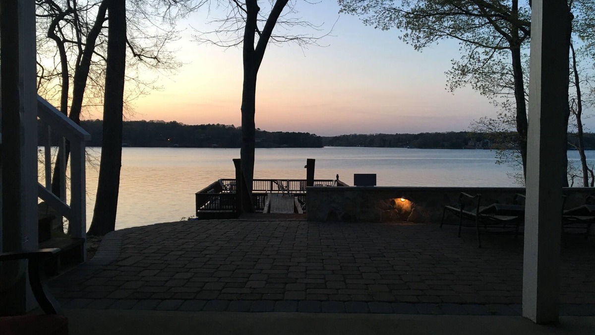 Macon House | Main Lake! Close to the water! Spectacular Views!
