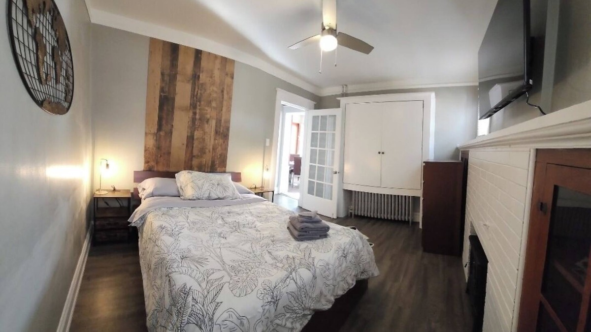 Sudbury Apartment | Main level 2 bedroom - Ensuite Laundry -Central DT