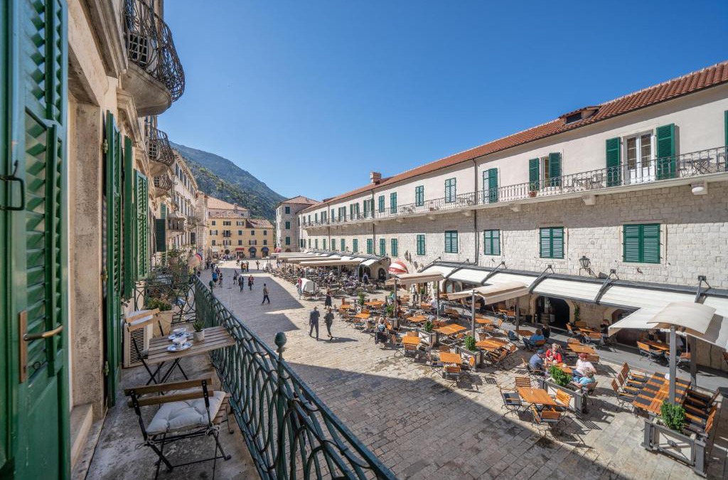 Kotor Old Town Apartment | Main Square View
