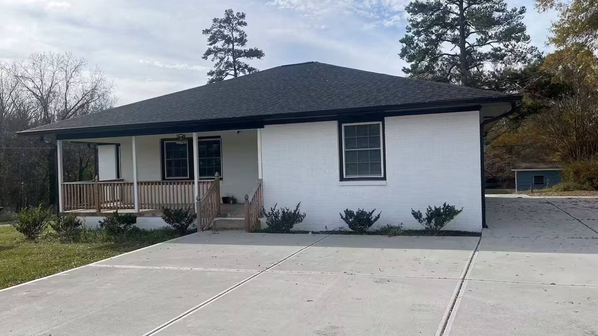 Graham House | Main Stay!