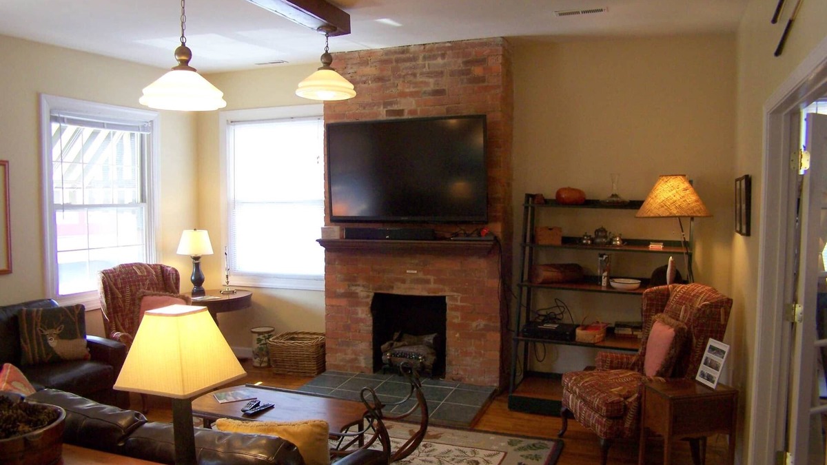 Hot Springs Apartment | Main Street Apartment in the Heart of Hot Springs!