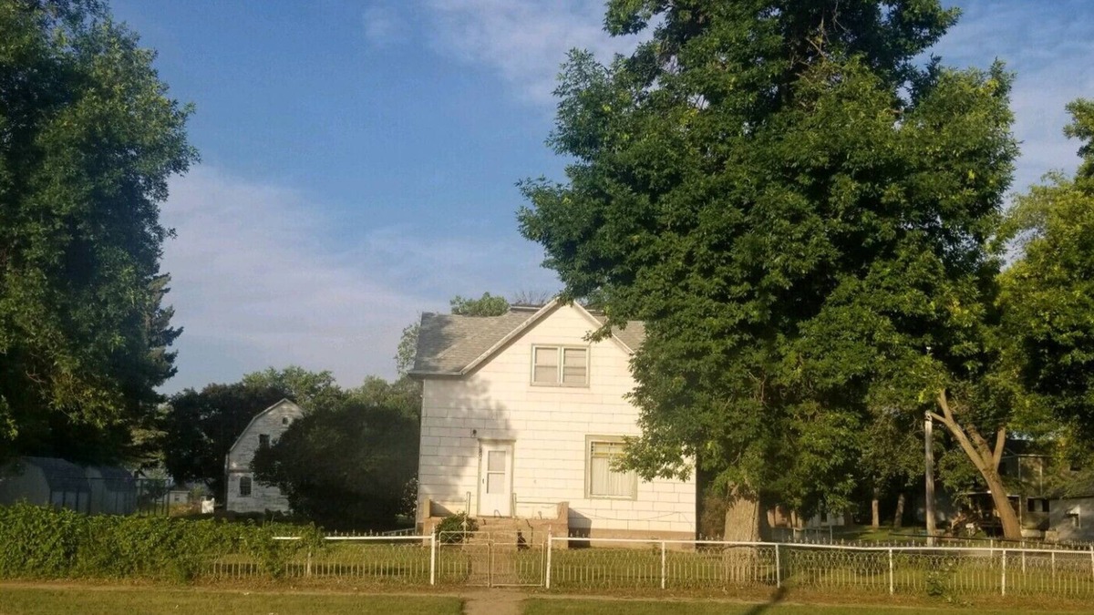 Webster House | Main Street Home-Locally Owned-No Cleaning Fees-Pets Allowed