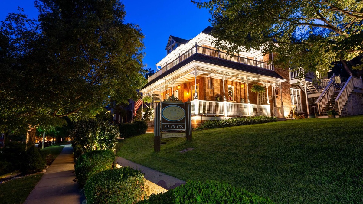 Parkville Bed & Breakfast | Main Street Inn