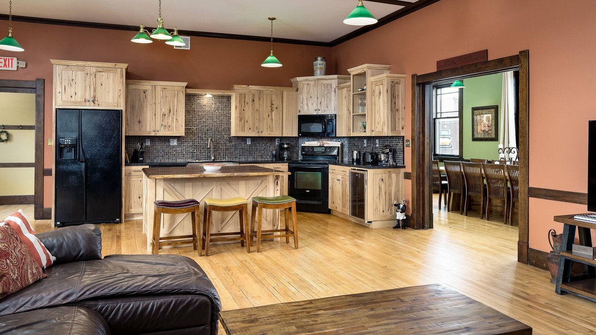Viroqua Condo | Main Street Lodge