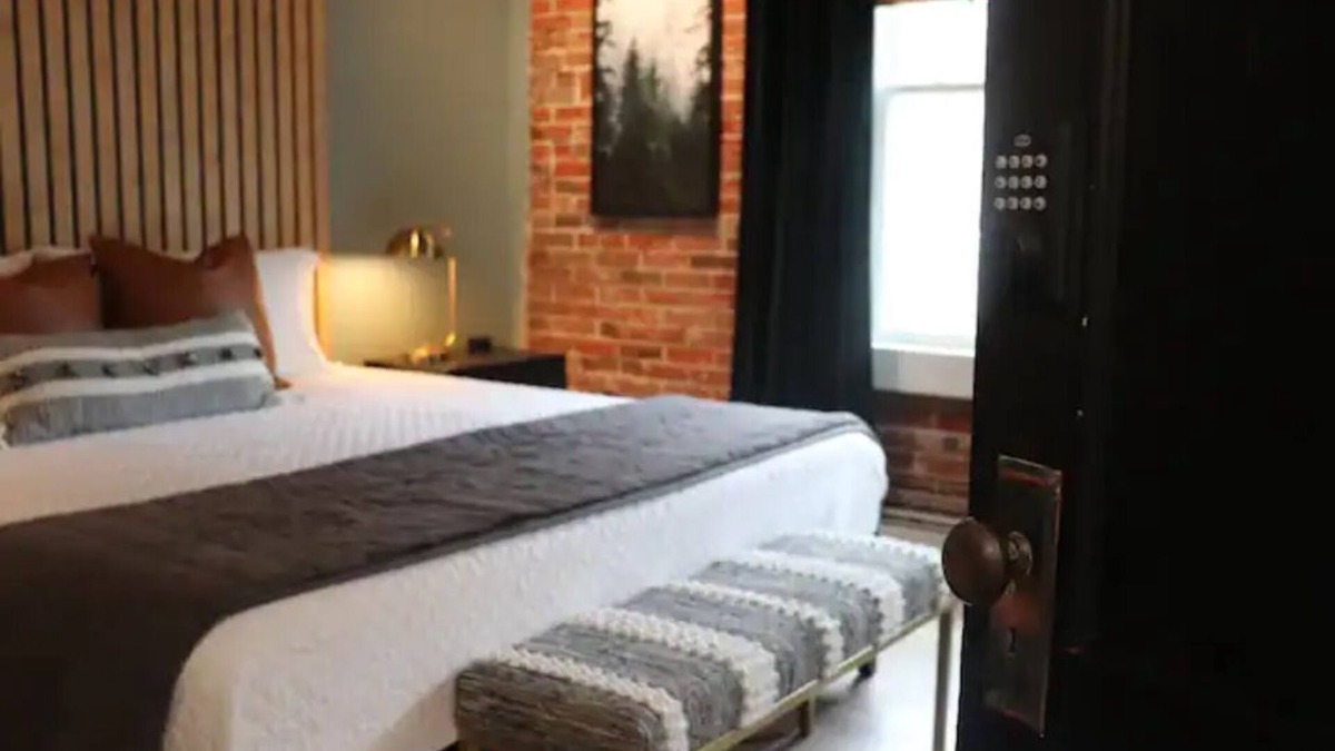 Coudersport House | Main Street Lofts - King Suite