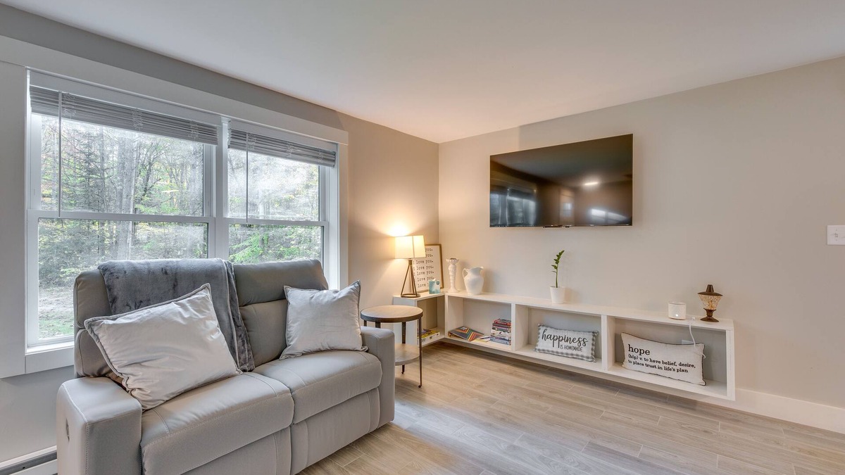 Saco Apartment | Maine Escape w/Grill, Near Skiing & Hiking!