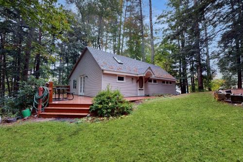 Monmouth House | Maine Lake Family Retreat