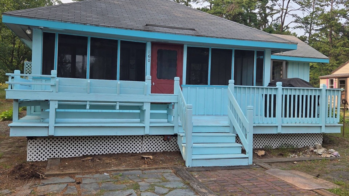 Brownfield Cottage | Maine Lakehouse near N. Conway Beach Access/Pool table/Screened Porch/gas grill