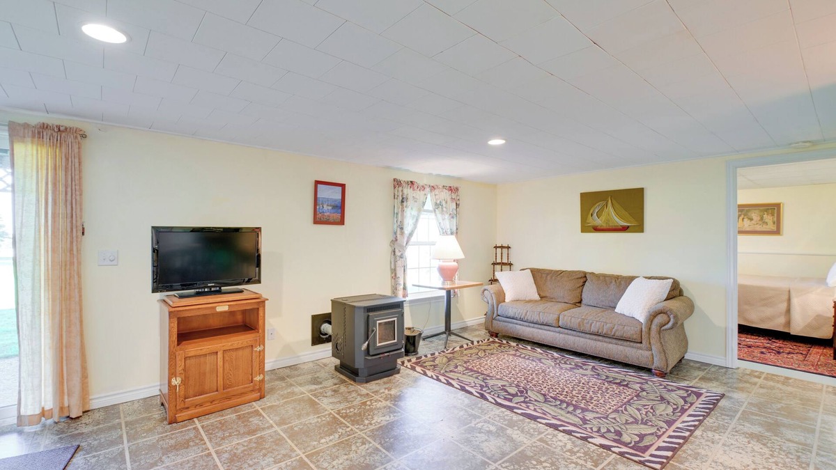 Eastport Apartment | Maine Retreat w/Ocean Views, Walk to Downtown!