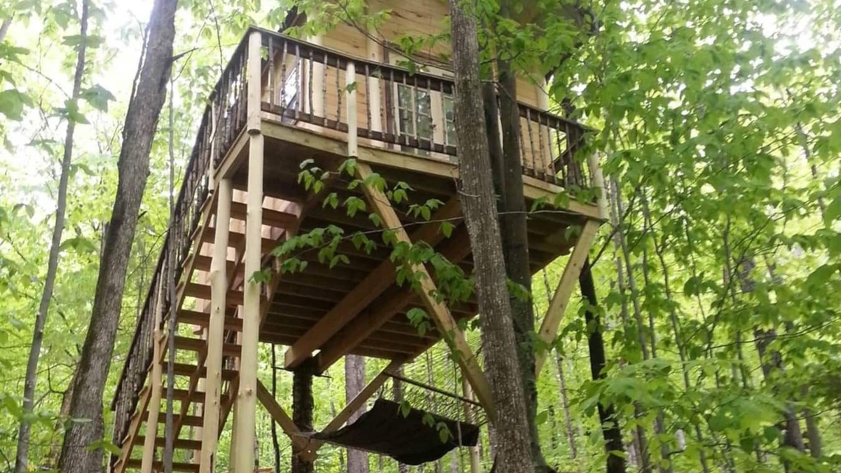 Stoneham Cabin | Maine Woods Treehouse-The Birdie