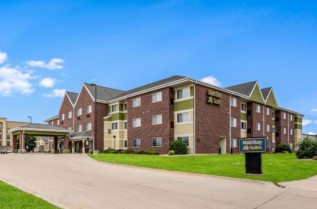 Cedar Rapids Hotel | MainStay Suites Cedar Rapids North - Marion