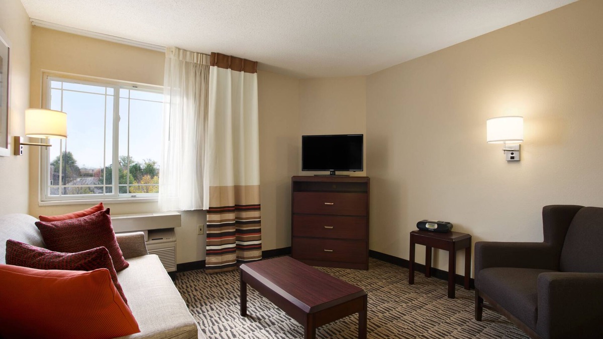 Hoffman Estates Hotel | MainStay Suites Chicago Hoffman Estates