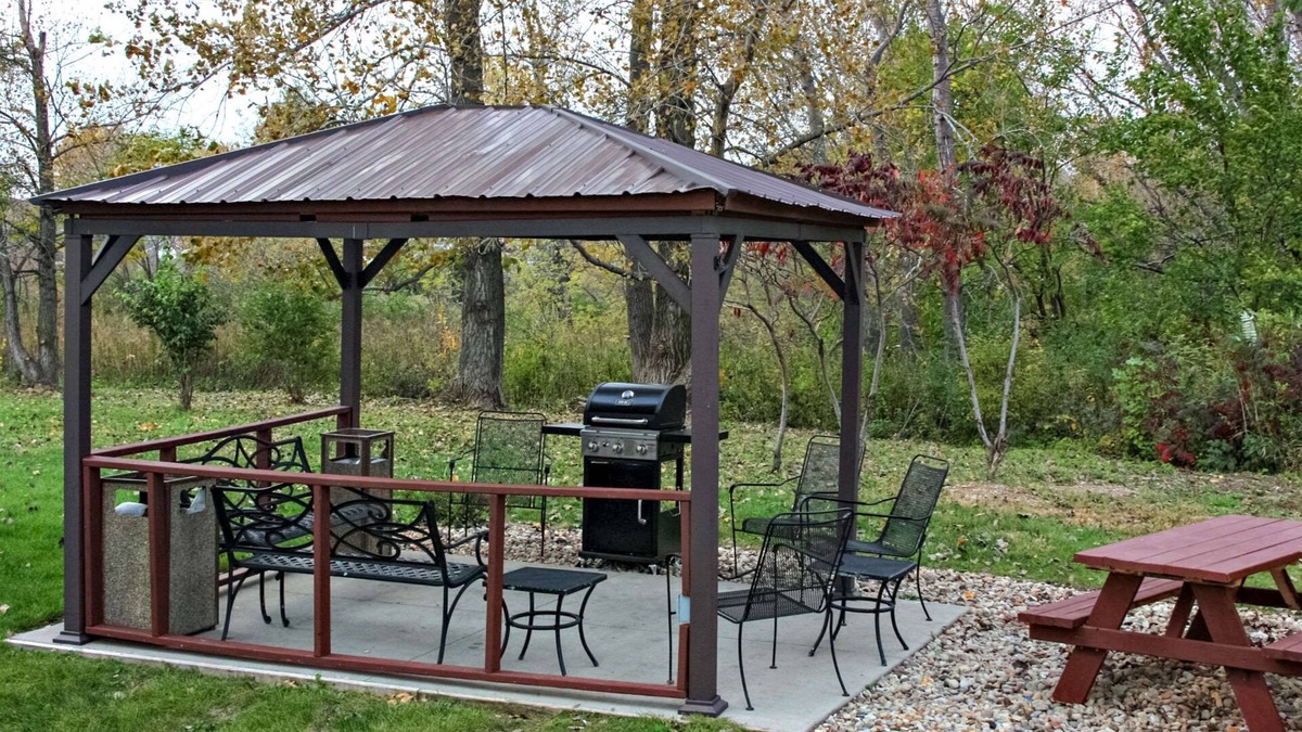 Oakdale Hotel | MainStay Suites Coralville - Iowa City