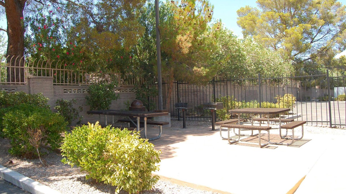 Winchester Hotel | MainStay Suites Las Vegas Convention Center