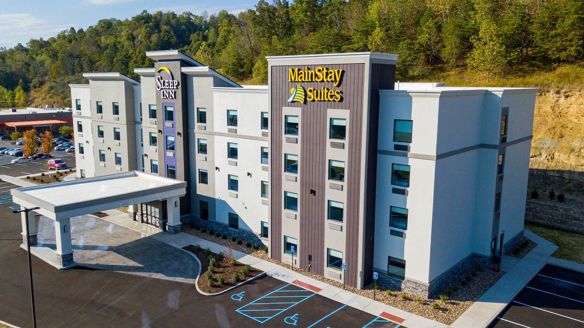 Scott Depot Hotel | MainStay Suites Winfield - Teays Valley