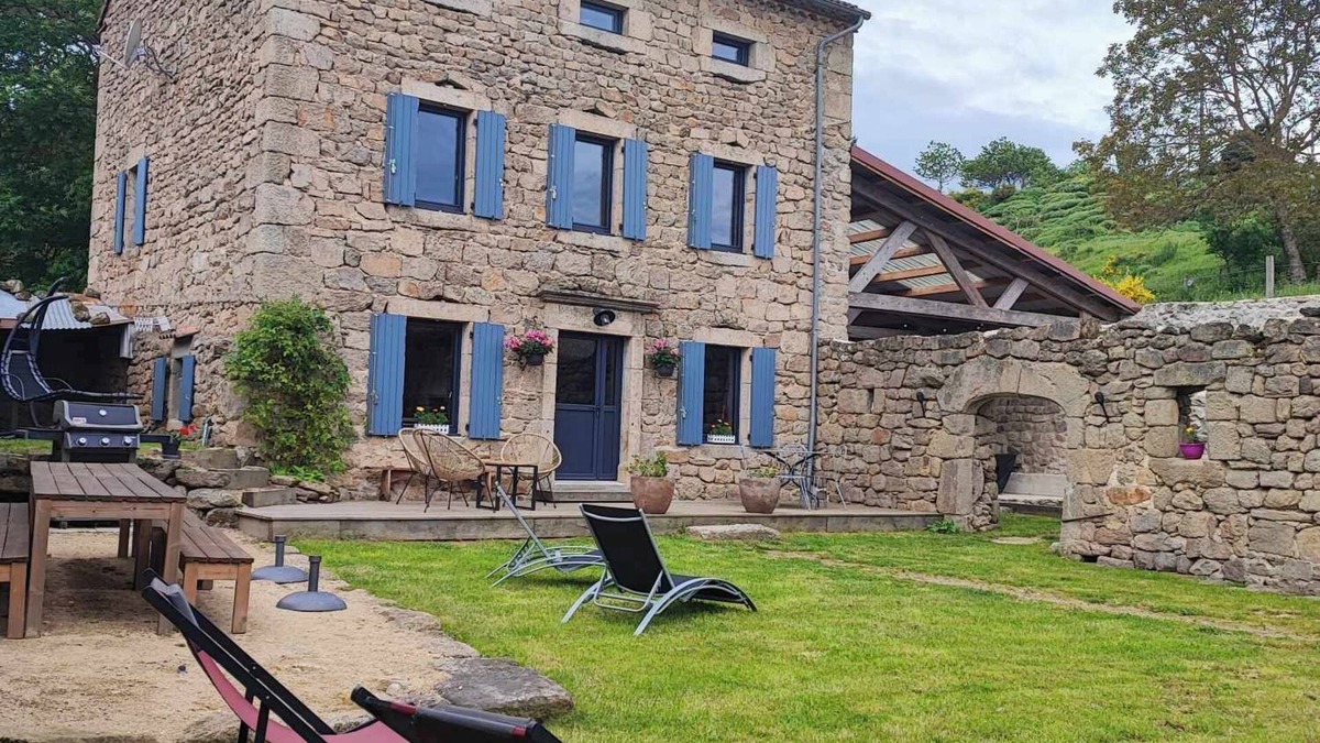 Saint-Christophe-dʼAllier House | Maison de Famille Le Clos du Marida