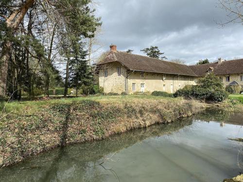 Saint-Christophe-le-Jajolet House | Maison de charme rénovée, grand jardin, au calme, proche nature et châteaux historiques, animaux admis - FR-1-497-198