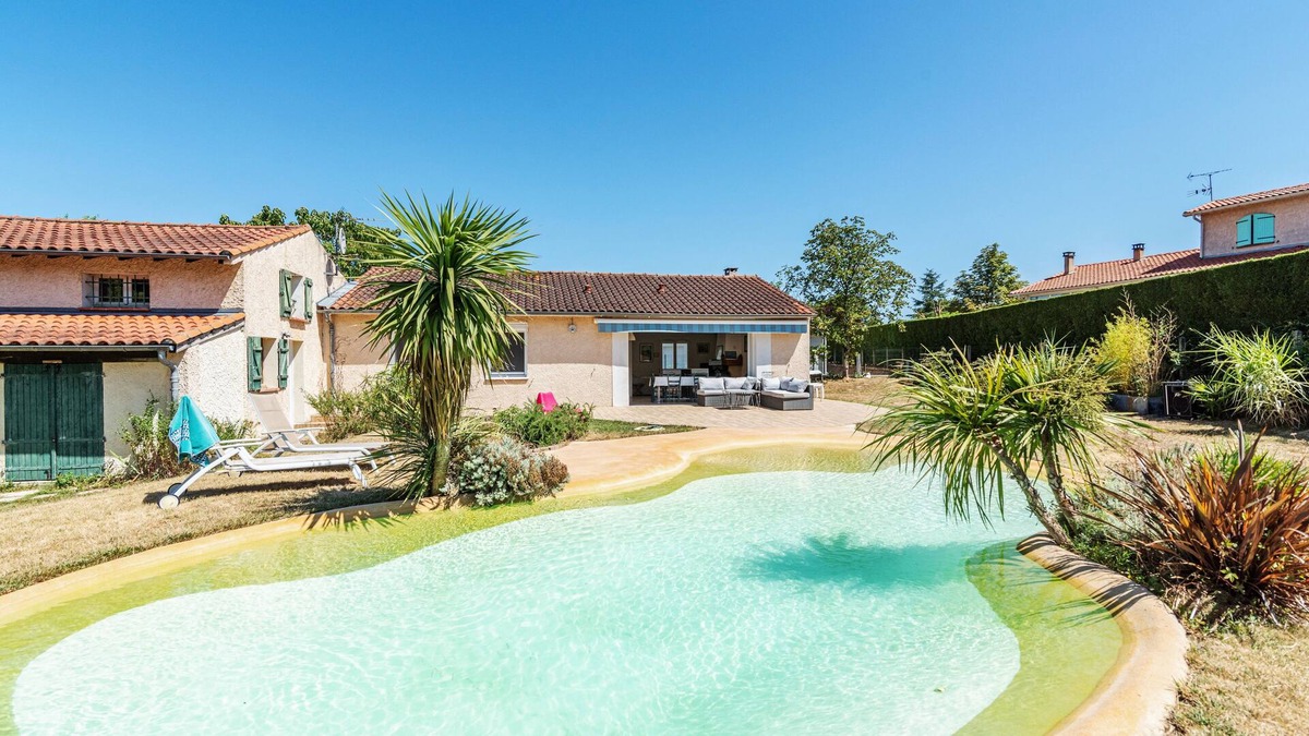Sainte-Foy-d'Aigrefeuille House | Maison Gasparou - - Four Bedroom House, Sleeps 9