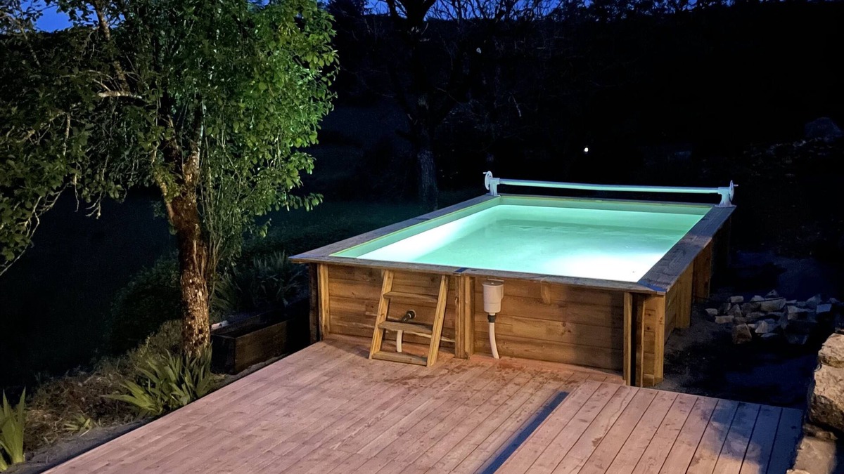 Turenne House | Maison à la Ferme Avec Piscine et Jaccuzi