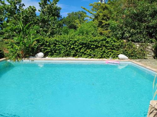 Bois d'Olives House | Maison élégante à Saint-Pierre + Piscine