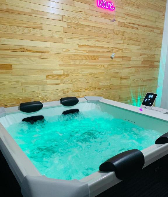 Broons Apartment | Maison 2 chambres avec jaccuzi de 2 à 4 pers