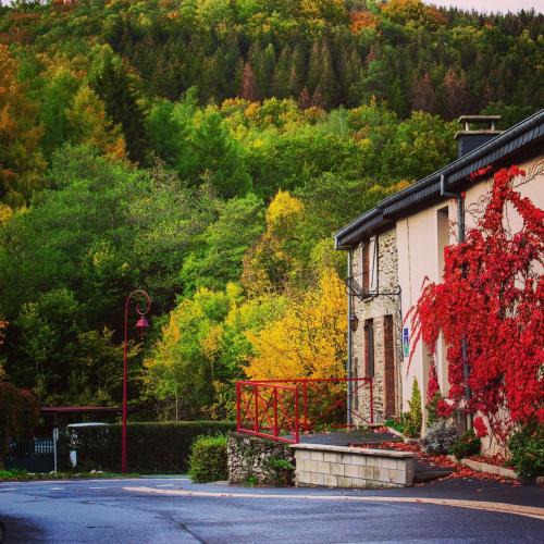 Les Hautes-Rivieres House | Maison 4p Piscine et Parc Naturel
