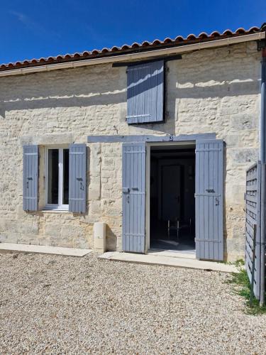 Saint-Dizant-du-Gua House | Maison 6 couchages