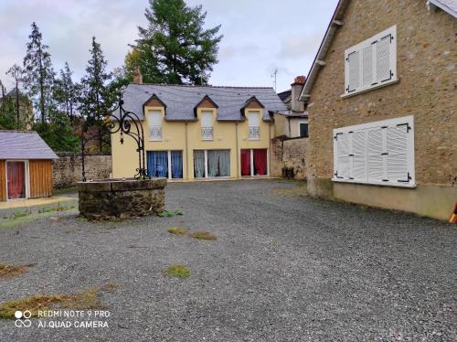 Solesmes House | Maison accueillante à Solesmes avec terrasse et parking inclus