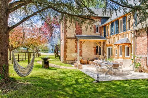 Dozule House | Maison Adeli - SPA- Braséro-Billard- Netflix-Wifi