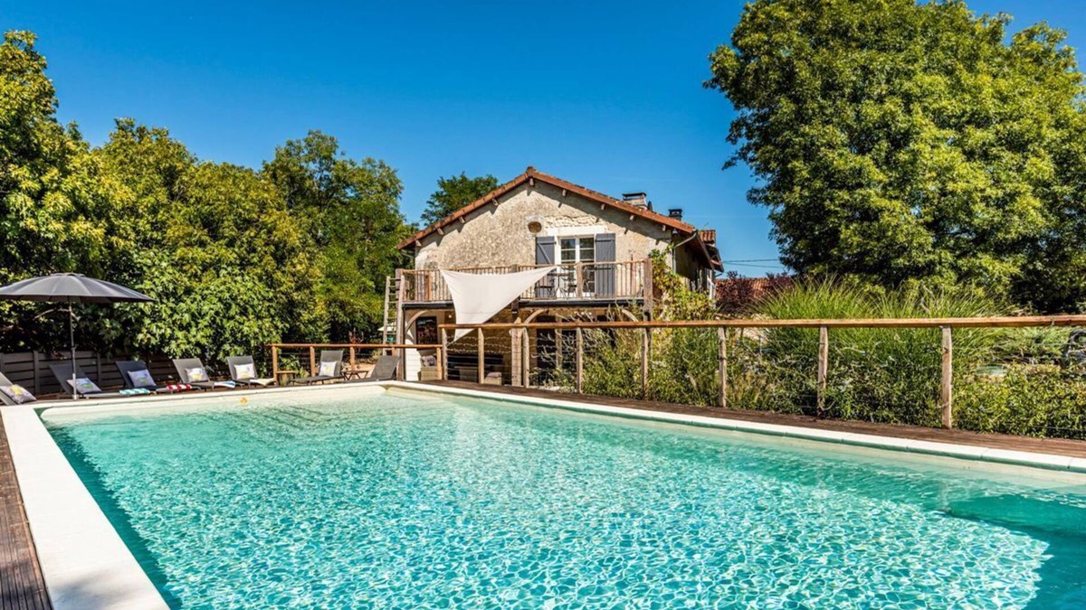 Bourdeilles Villa | Maison Aimee - Four Bedroom Villa, Sleeps 8