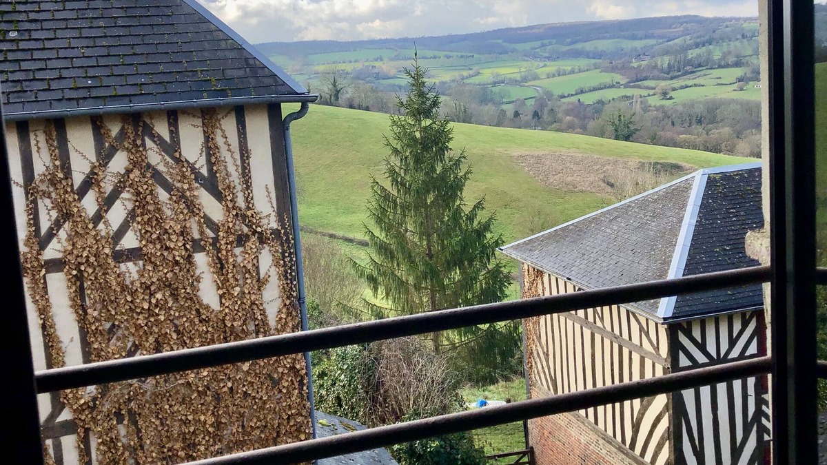 Crouttes House | Maison Atypique Avec vue Splendide sur la Vallée