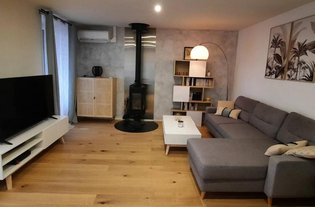 Vertaizon House | Maison au calme avec terrasse, climatisé