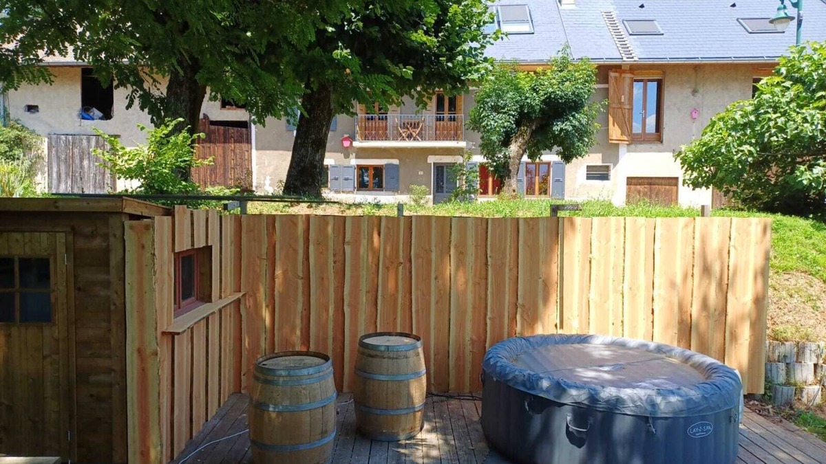 Francin House | Maison au Carrefour de Trois Massifs Montagneux Somptueux !