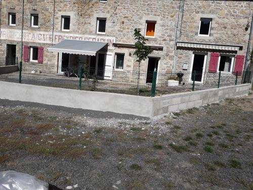Saint-Julien-Boutieres House | MAISON AUGUY