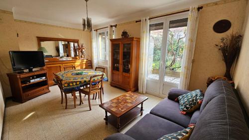 Saint-Esteve House | Maison avec 3 chambres et jardin