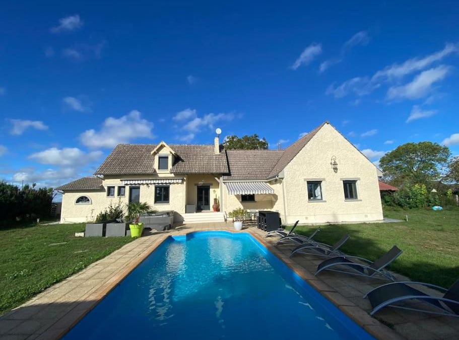 Cepoy Villa | Maison avec piscine, sauna, spa