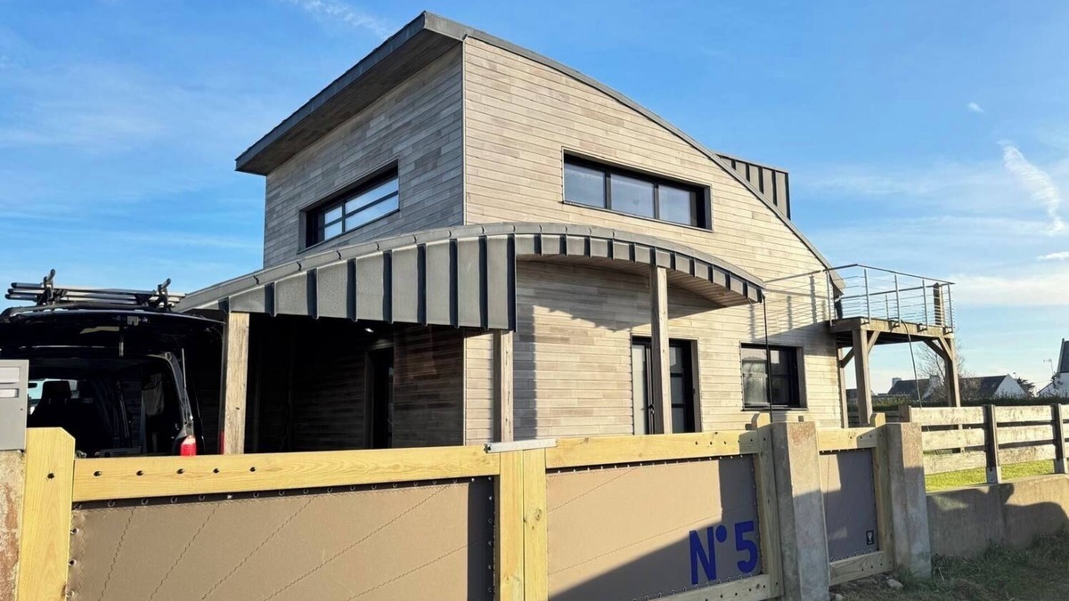 Ploudalmezeau House | Maison Bois, sea view, less than 100m from the sandy beach
