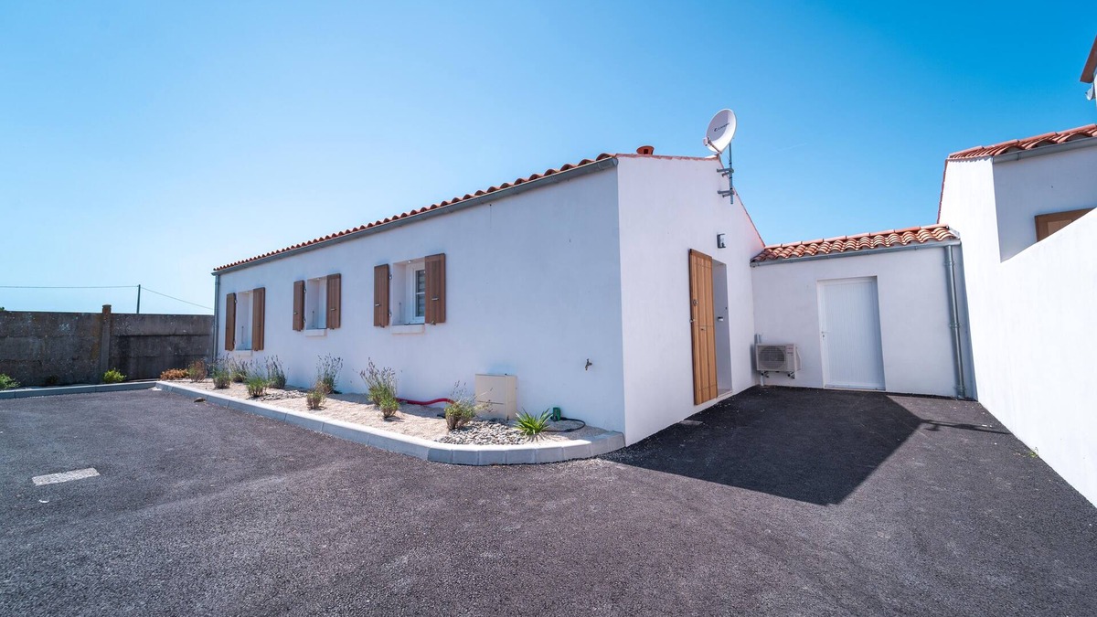 Saint-Pierre-d'Oleron House | Maison Calme Avec Jardin Clos