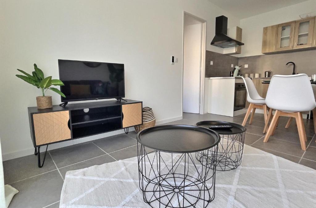 Montboucher-sur-Jabron Apartment | Maison calme-golf
