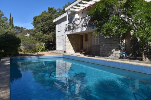 Carnoux-en-Provence Villa | Maison calme avec piscine près de Cassis