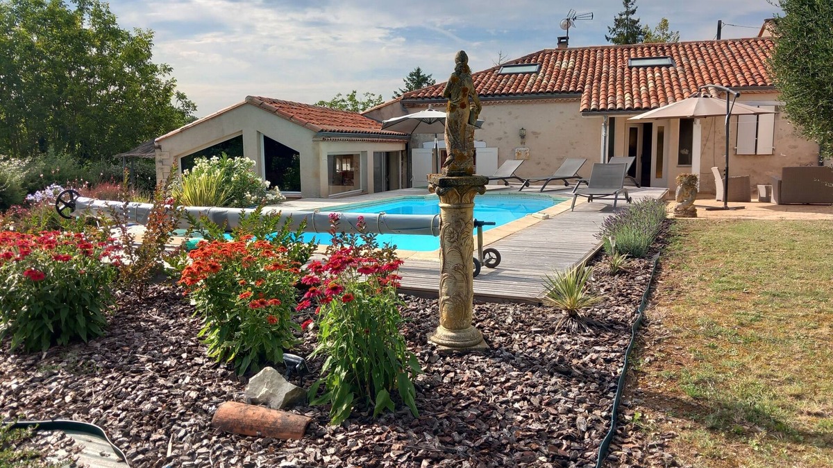 Montayral House | Maison Campagne Dans Site Reposant ! Avec DE Beaux Espaces DE VIE ! Piscine
