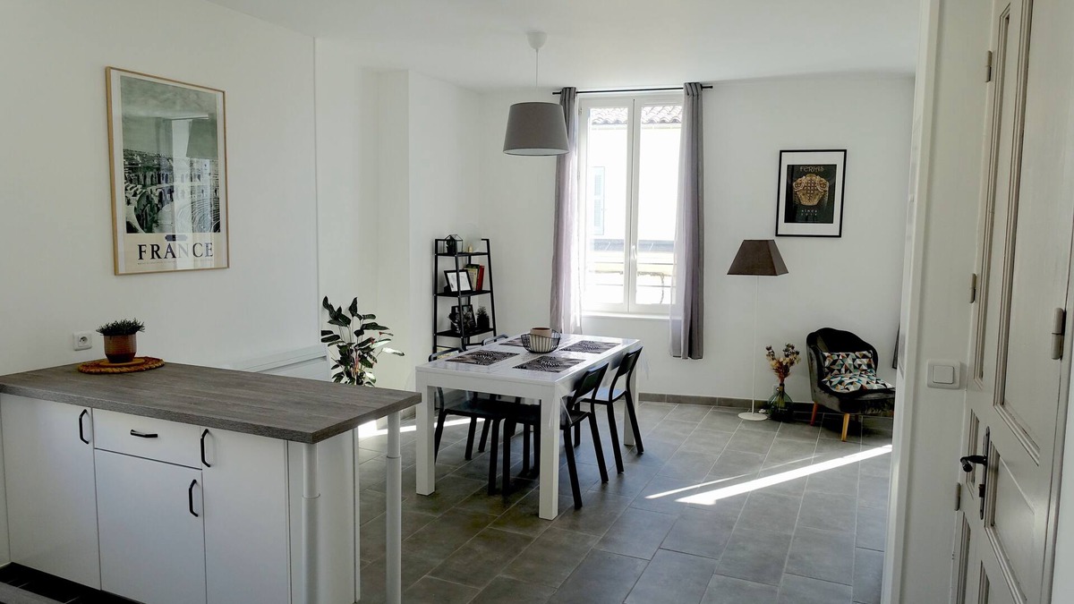 Nimes City Centre Apartment | Maison Carrée/coeur Historique de Nîmes - Superbe Appt 55m²