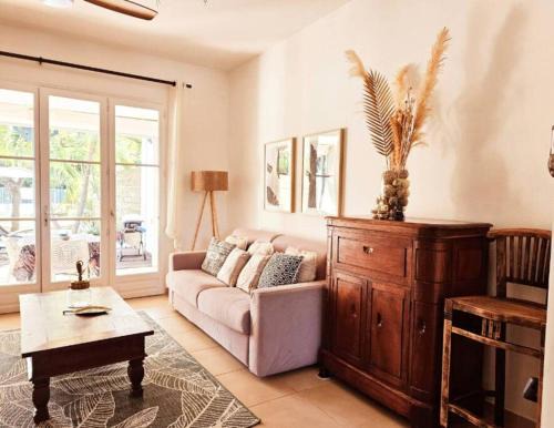 Orient Bay House | Maison Casanova