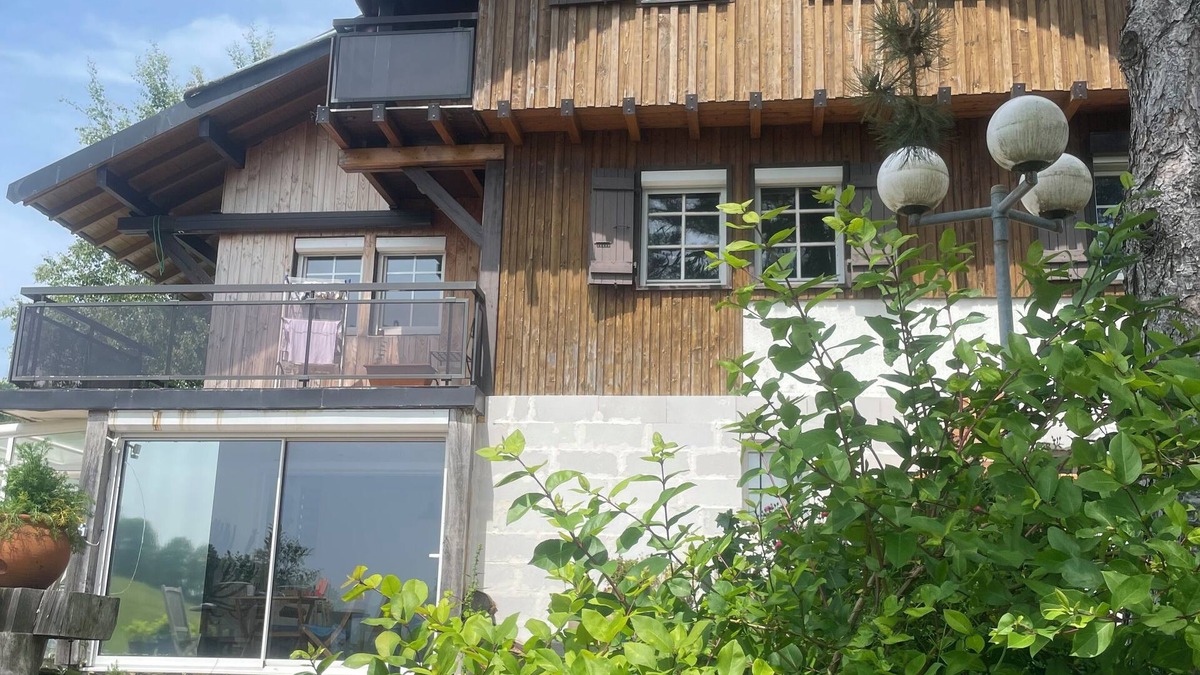 Morteau Ski Chalet | Maison Chalet jusqu'à 7 personnes proche de la Suisse , vallée du Doubs ,