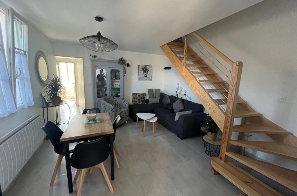 Rochefort House | Maison chaleureuse avec terrasse privative proche de la gare et du centre-ville