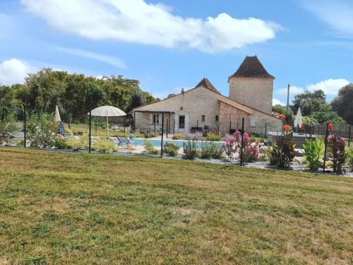 Thenac House | Maison charmante à Monestier avec piscine et jacuzzi
