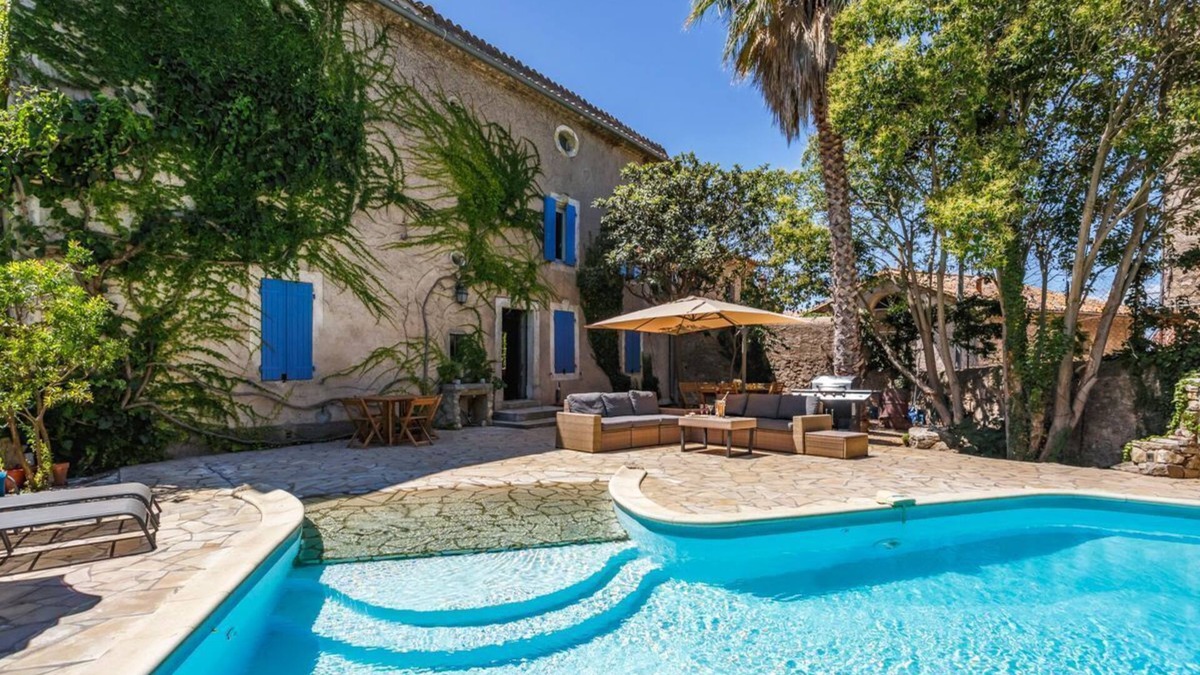 Castelnau-de-Guers Villa | Maison Clairette - Six Bedroom Villa, Sleeps 12